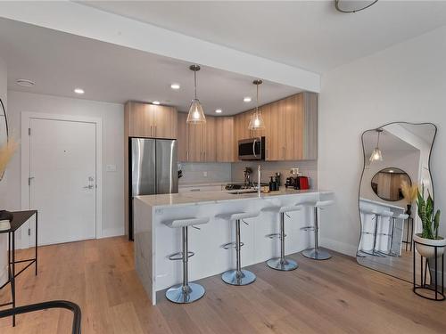 406-7098 Wallace Dr, Central Saanich, BC - Indoor Photo Showing Kitchen With Stainless Steel Kitchen