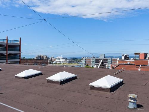 203-562 Yates St, Victoria, BC - Outdoor