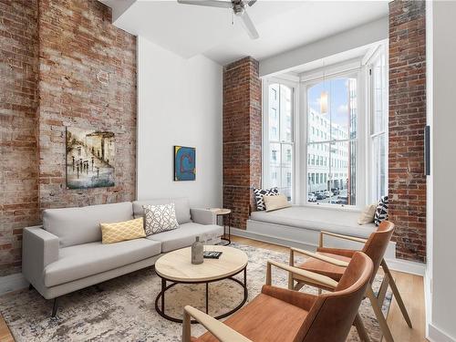 203-562 Yates St, Victoria, BC - Indoor Photo Showing Living Room