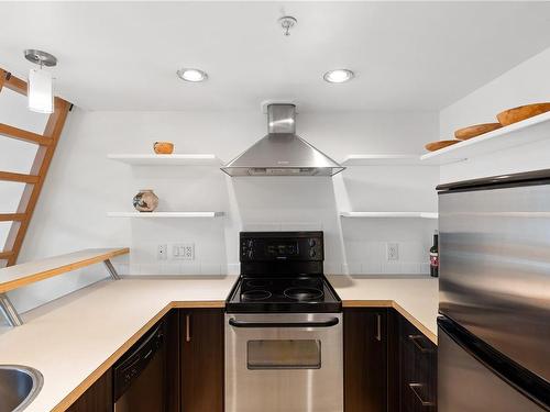 203-562 Yates St, Victoria, BC - Indoor Photo Showing Kitchen