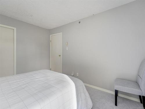 306-545 Manchester Rd, Victoria, BC - Indoor Photo Showing Bedroom