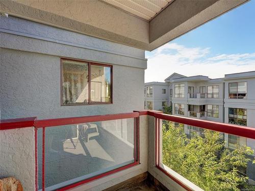 306-545 Manchester Rd, Victoria, BC - Outdoor With Balcony With Exterior