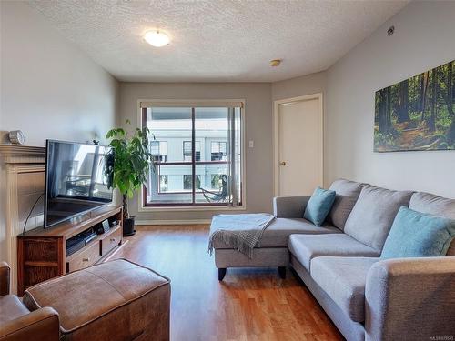 306-545 Manchester Rd, Victoria, BC - Indoor Photo Showing Living Room