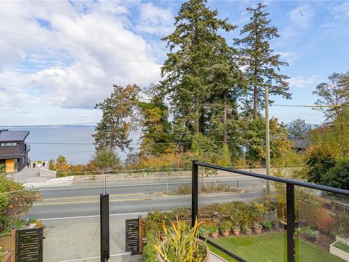 4572 Cordova Bay Rd, Saanich, BC 