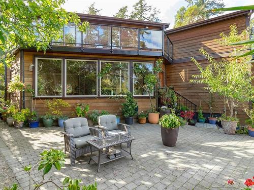 4572 Cordova Bay Rd, Saanich, BC 