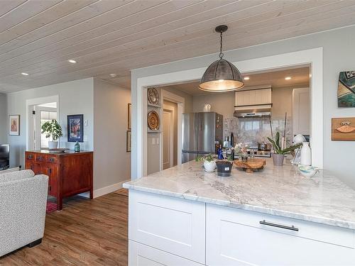 404-9958 Daniel St, Chemainus, BC - Indoor Photo Showing Kitchen