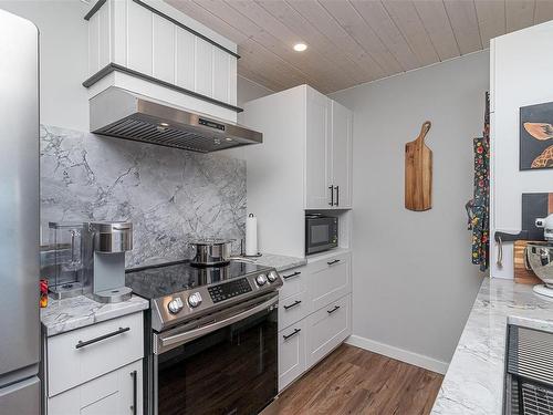 404-9958 Daniel St, Chemainus, BC - Indoor Photo Showing Kitchen