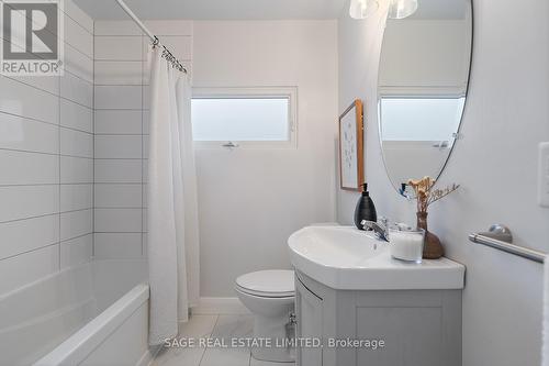 47 Janet Boulevard, Toronto, ON - Indoor Photo Showing Bathroom