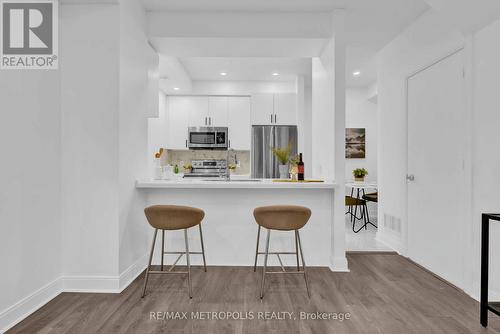 Th55 - 295 Village Green Square, Toronto, ON - Indoor Photo Showing Kitchen