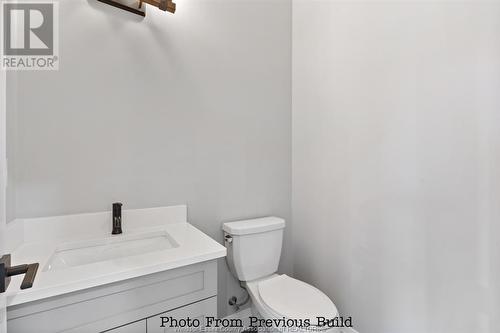 135 Valencia Drive, Chatham, ON - Indoor Photo Showing Bathroom