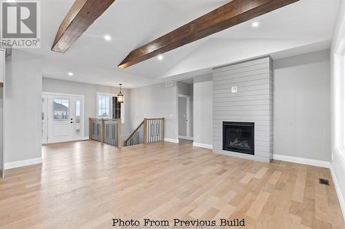 135 Valencia Drive, Chatham, ON - Indoor Photo Showing Living Room With Fireplace