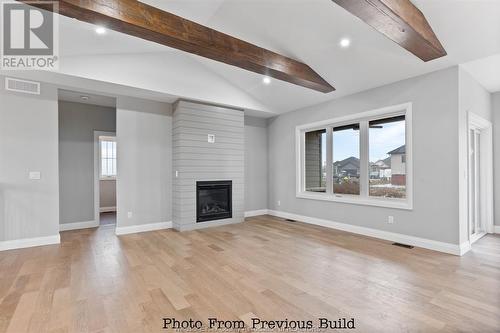 135 Valencia Drive, Chatham, ON - Indoor Photo Showing Living Room With Fireplace