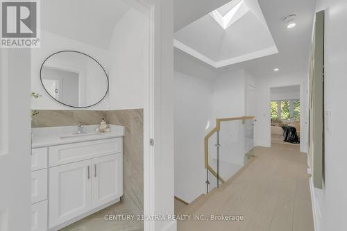 47 Eighth Street, Toronto, ON - Indoor Photo Showing Bathroom