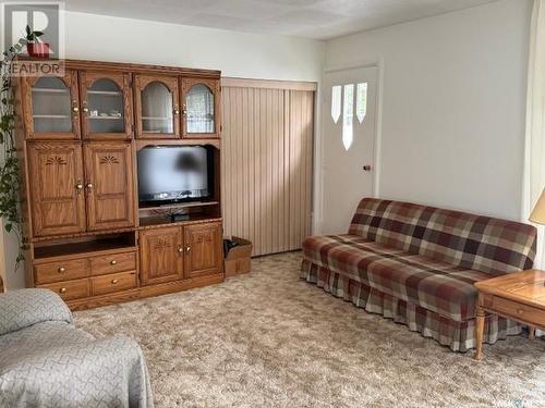 1462 108Th Street, North Battleford, SK - Indoor Photo Showing Living Room