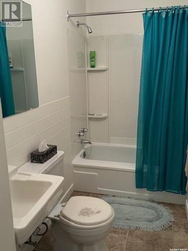 1462 108Th Street, North Battleford, SK - Indoor Photo Showing Bathroom