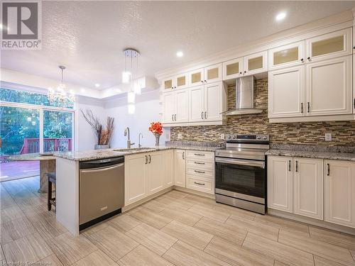 740 Cedar Bend Drive, Waterloo, ON - Indoor Photo Showing Kitchen With Upgraded Kitchen