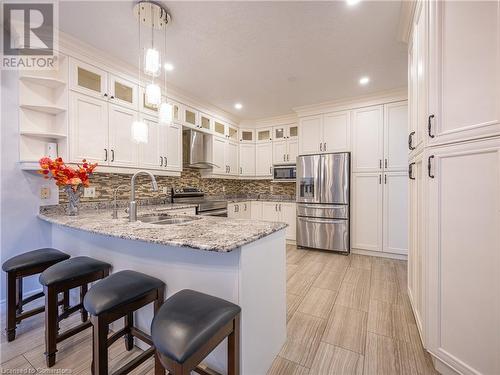 740 Cedar Bend Drive, Waterloo, ON - Indoor Photo Showing Kitchen With Upgraded Kitchen