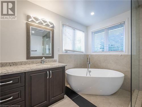 740 Cedar Bend Drive, Waterloo, ON - Indoor Photo Showing Bathroom