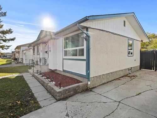 114 Kushner Cr, Winnipeg, MB 