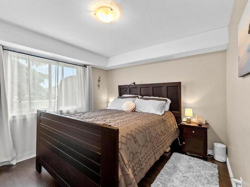 13-2021 Pacific Way, Kamloops, BC - Indoor Photo Showing Bedroom