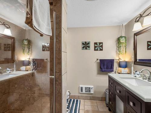 13-2021 Pacific Way, Kamloops, BC - Indoor Photo Showing Bathroom