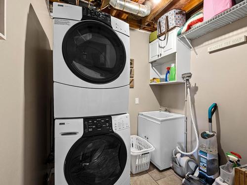 13-2021 Pacific Way, Kamloops, BC - Indoor Photo Showing Laundry Room