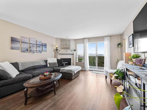 13-2021 Pacific Way, Kamloops, BC - Indoor Photo Showing Living Room With Fireplace