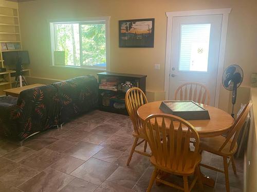 7316 Aspen Road, North Shuswap, BC - Indoor Photo Showing Dining Room