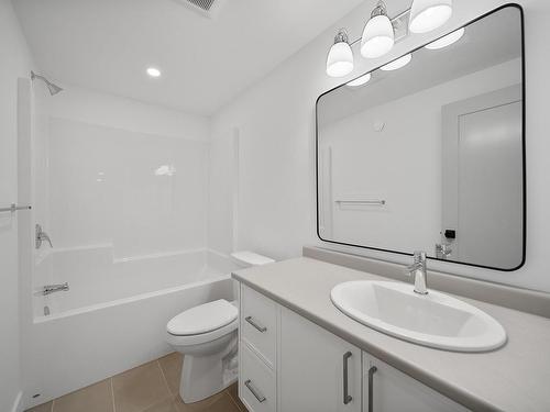 2141 Galore Cres, Kamloops, BC - Indoor Photo Showing Bathroom