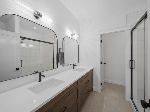 2141 Galore Cres, Kamloops, BC - Indoor Photo Showing Bathroom