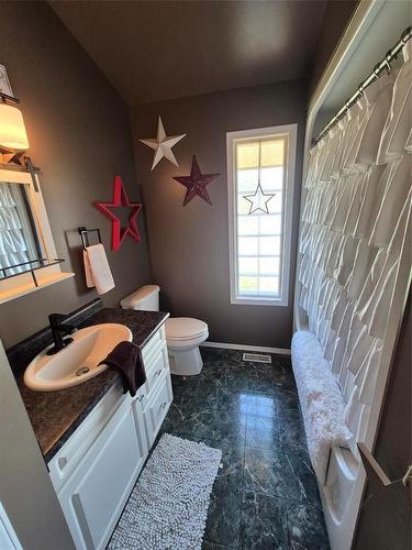 125 Durum Drive, Brandon, MB - Indoor Photo Showing Bathroom