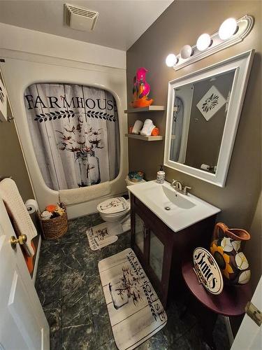 125 Durum Drive, Brandon, MB - Indoor Photo Showing Bathroom