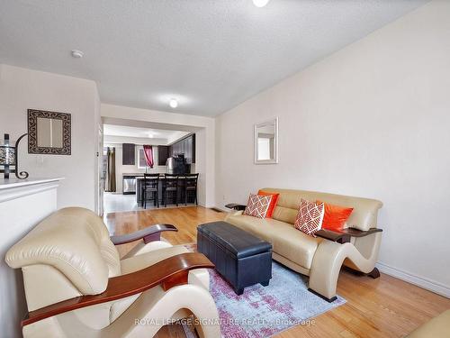 39 Sea Drifter Cres, Brampton, ON - Indoor Photo Showing Living Room