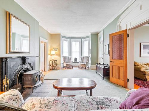 11 Third Avenue, Orangeville, ON - Indoor Photo Showing Living Room