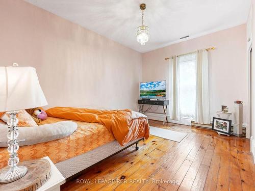 11 Third Avenue, Orangeville, ON - Indoor Photo Showing Bedroom