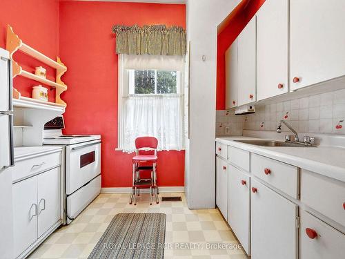 11 Third Avenue, Orangeville, ON - Indoor Photo Showing Dining Room