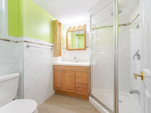 123 Treeview Dr, Toronto, ON - Indoor Photo Showing Bathroom