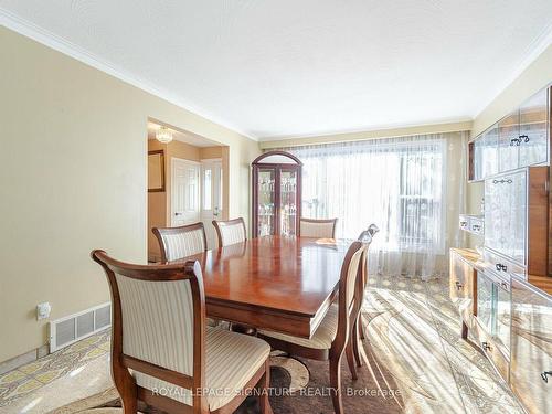 123 Treeview Dr, Toronto, ON - Indoor Photo Showing Dining Room