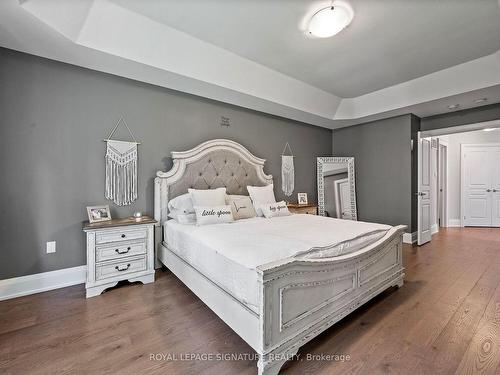 91 Upper Canada Crt, Halton Hills, ON - Indoor Photo Showing Bedroom