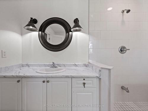 91 Upper Canada Crt, Halton Hills, ON - Indoor Photo Showing Bathroom