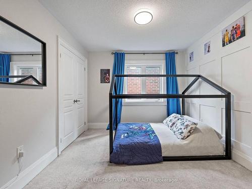 91 Upper Canada Crt, Halton Hills, ON - Indoor Photo Showing Bedroom