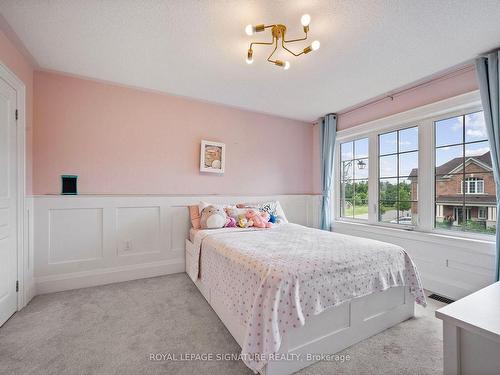 91 Upper Canada Crt, Halton Hills, ON - Indoor Photo Showing Bedroom