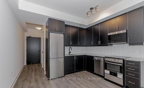 126-2343 Khalsa Gate, Oakville, ON - Indoor Photo Showing Kitchen With Stainless Steel Kitchen With Upgraded Kitchen