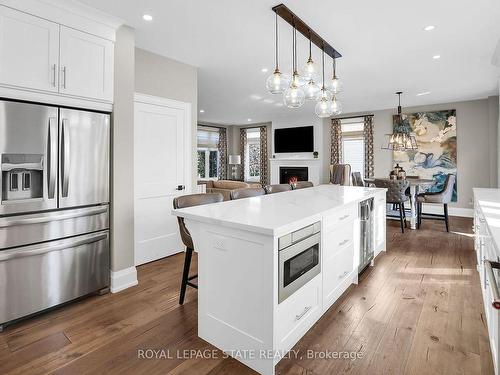 26A Baker Rd N, Grimsby, ON - Indoor Photo Showing Kitchen With Upgraded Kitchen