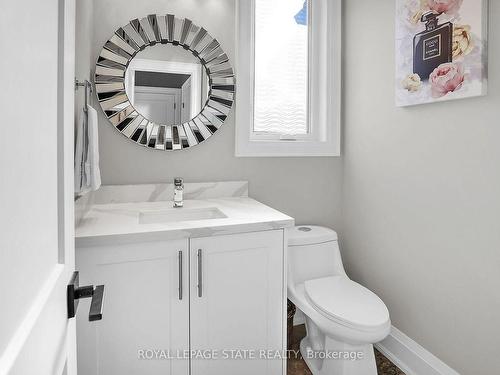 26A Baker Rd N, Grimsby, ON - Indoor Photo Showing Bathroom