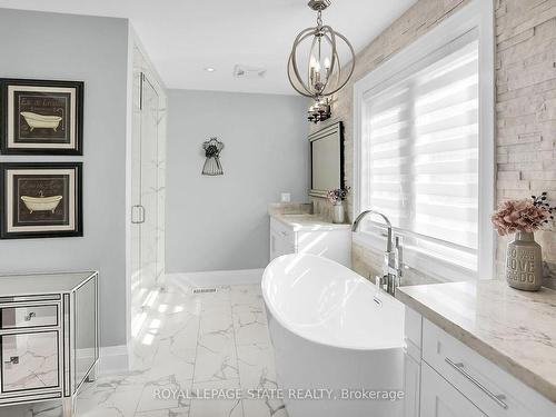 26A Baker Rd N, Grimsby, ON - Indoor Photo Showing Bathroom