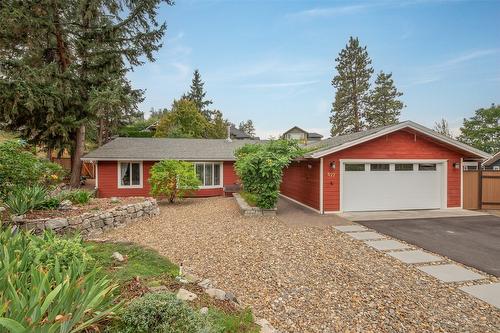 677 Drummond Court, Kelowna, BC - Outdoor