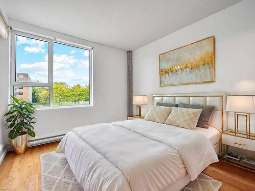 Master bedroom - 312-210 Ch. Du Golf, Montréal (Verdun/Île-Des-Soeurs), QC - Indoor Photo Showing Bedroom