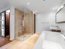 Ensuite bathroom - 