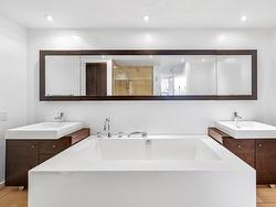 Ensuite bathroom - 